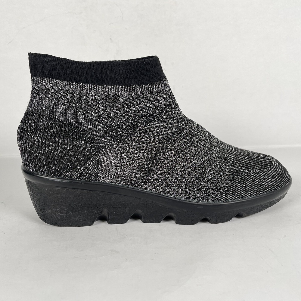 Bernie Mev Camryn Wedge Bootie Womens Size 38 US 7 Gray Stretch Comfort Shoes